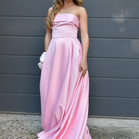 Elegant Pink Strapless Maxi Dress – Sculpted Fit, Dramatic Slit, Bow Tie Side D